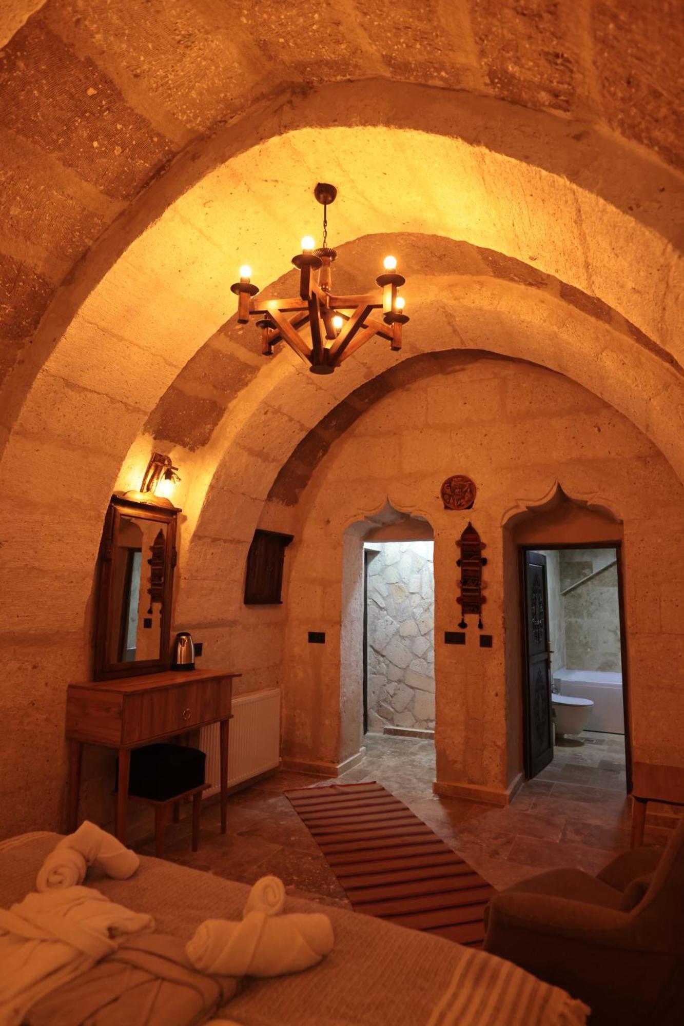 Stone Owl Otel & Restaurant Uchisar Exterior photo