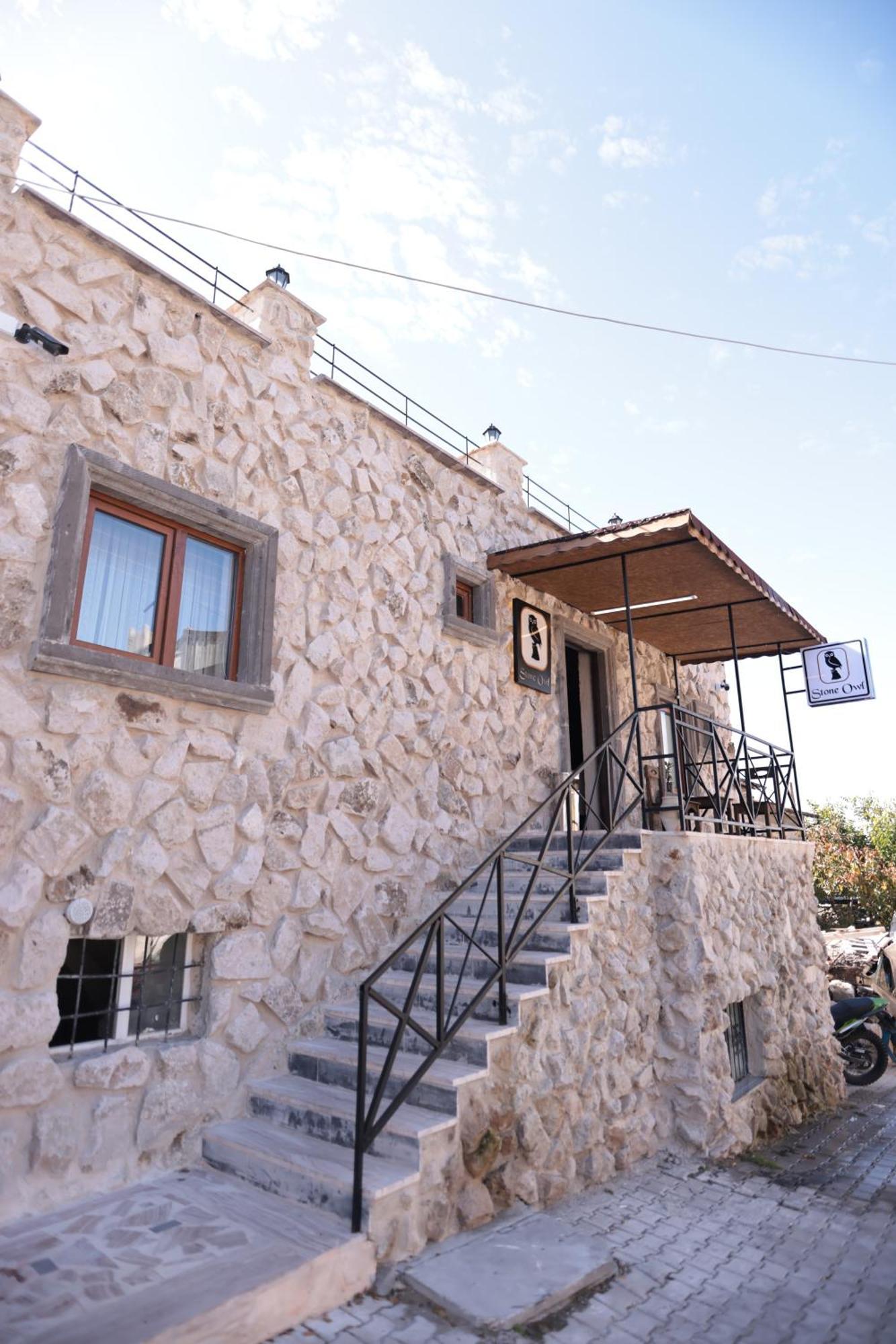 Stone Owl Otel & Restaurant Uchisar Exterior photo