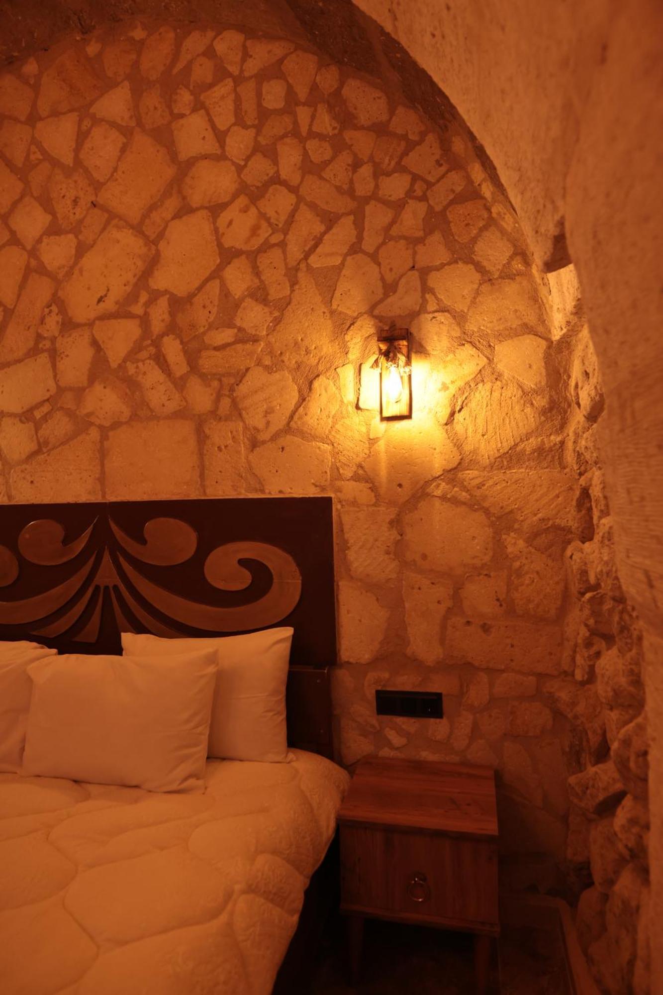 Stone Owl Otel & Restaurant Uchisar Exterior photo