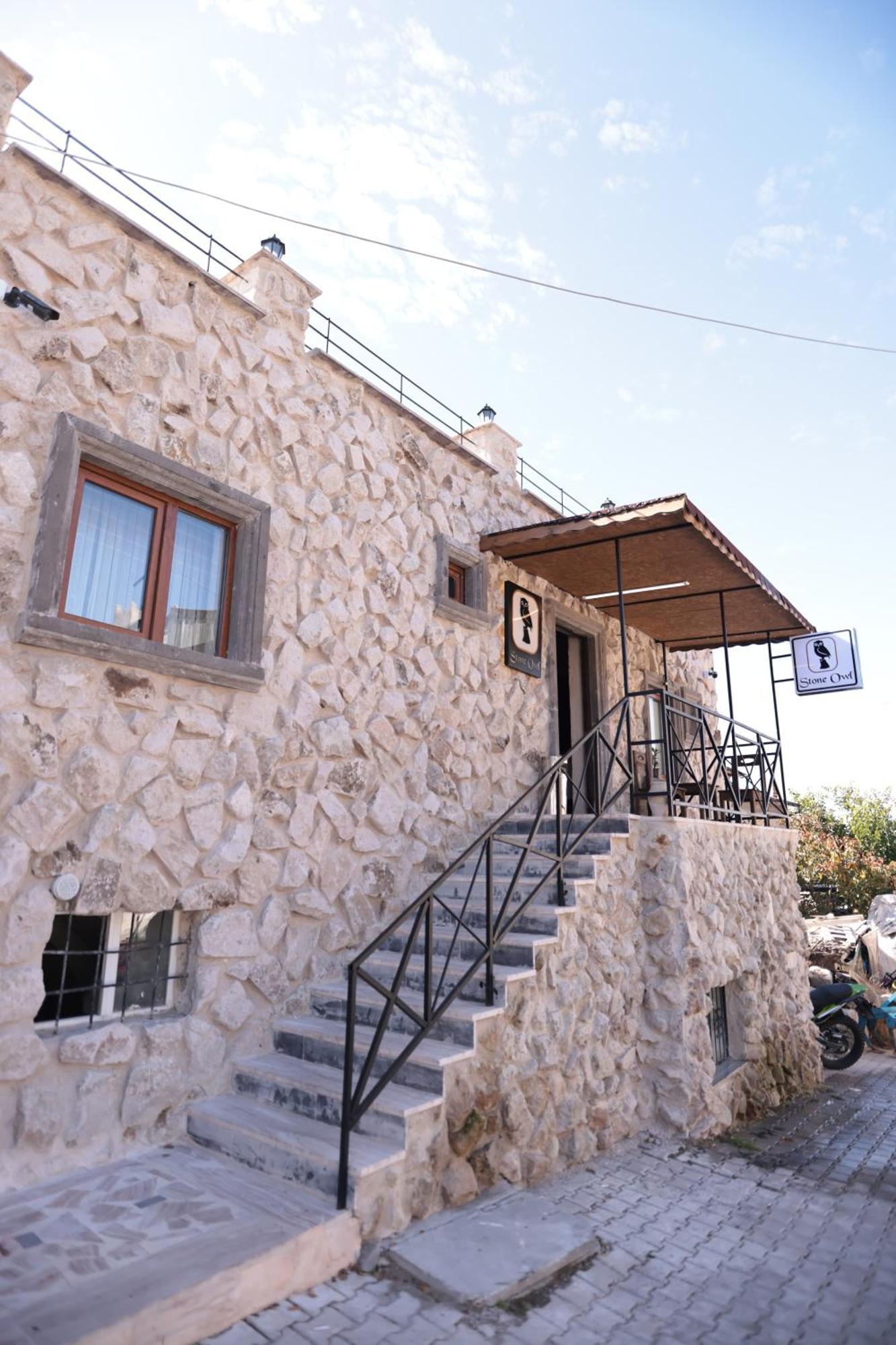Stone Owl Otel & Restaurant Uchisar Exterior photo