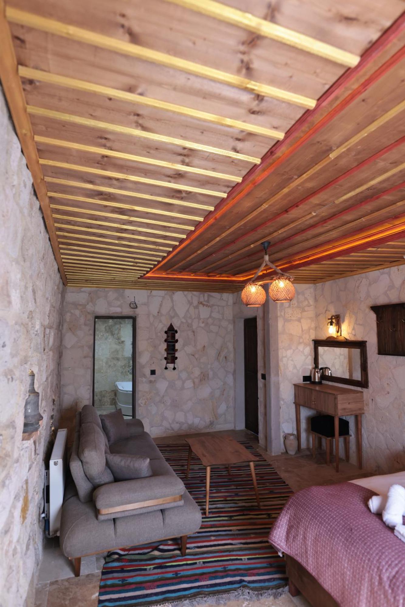 Stone Owl Otel & Restaurant Uchisar Exterior photo