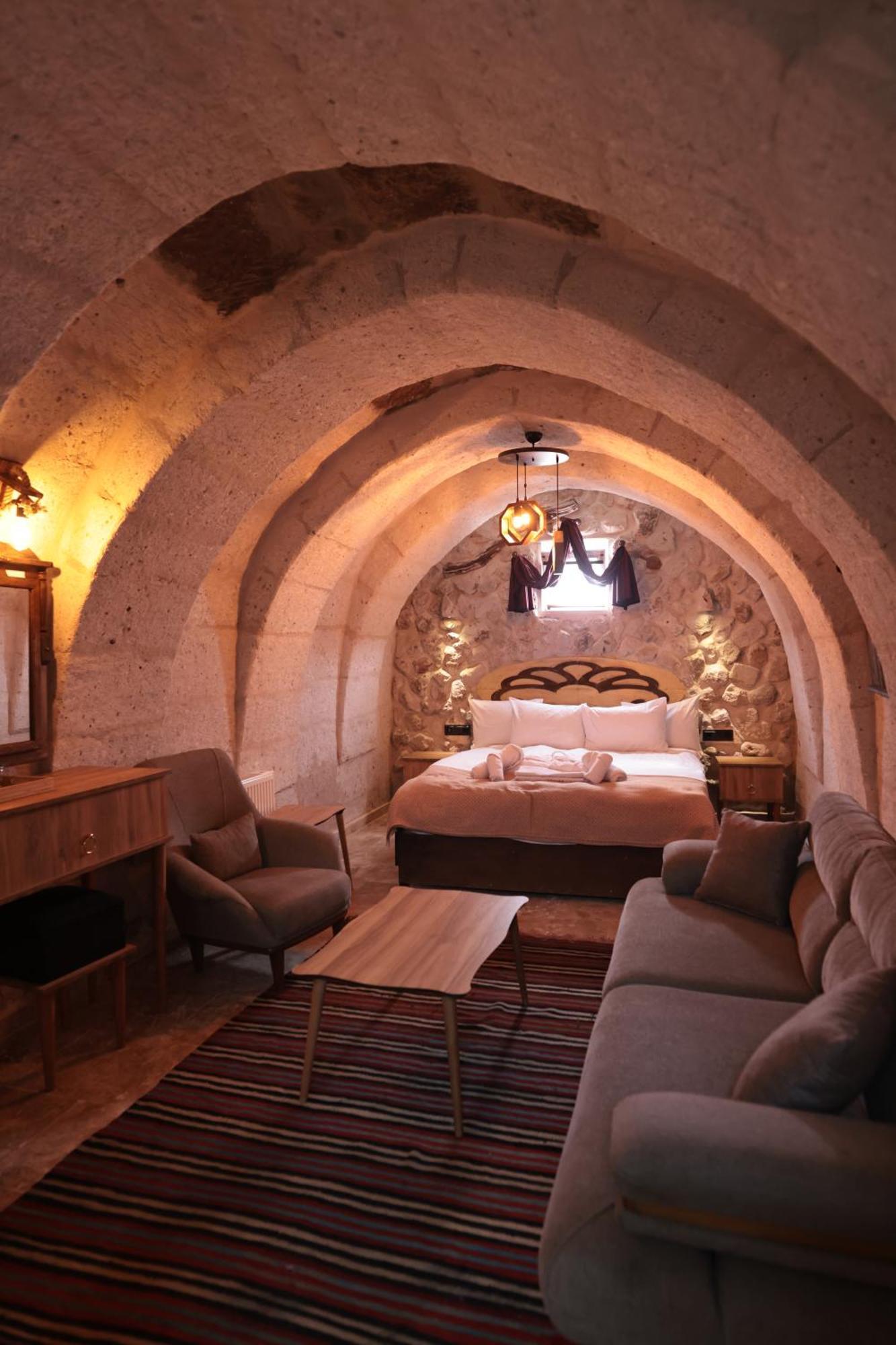 Stone Owl Otel & Restaurant Uchisar Exterior photo